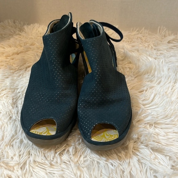 FLY LONDON YPUL Wedge peep toe sandals, size 37, converts to 6.5. - Picture 2 of 8